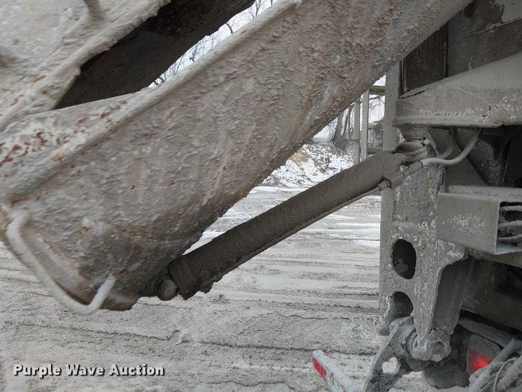 image for item FK0771 2005 International 7700 ready mix truck