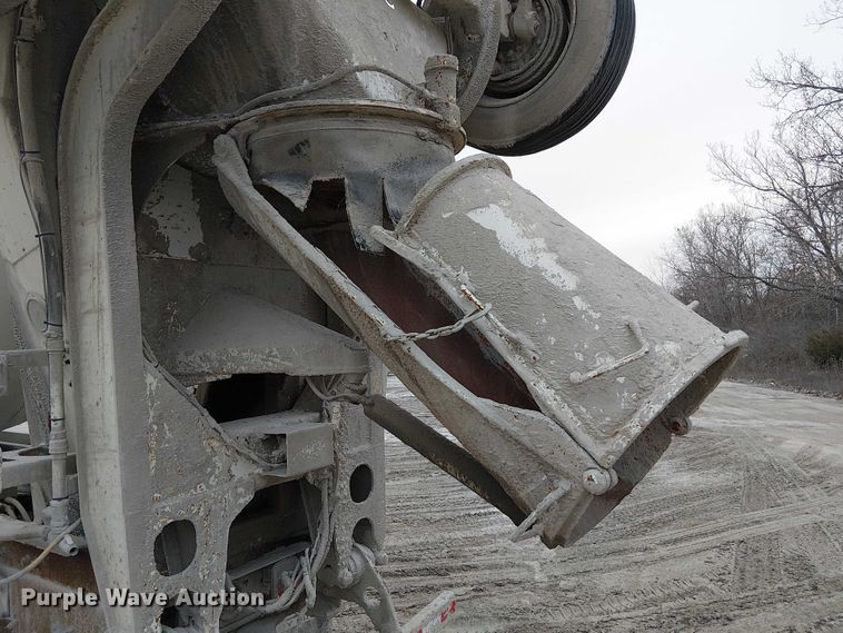 image for item FK0771 2005 International 7700 ready mix truck