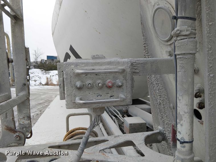 image for item FK0771 2005 International 7700 ready mix truck