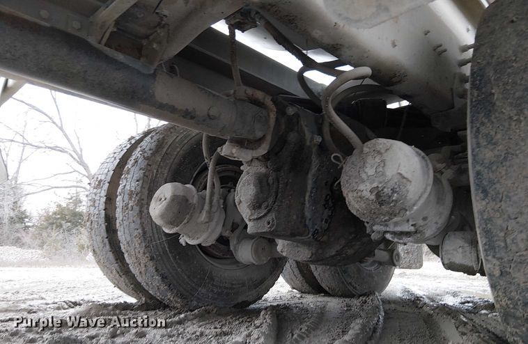 image for item FK0771 2005 International 7700 ready mix truck