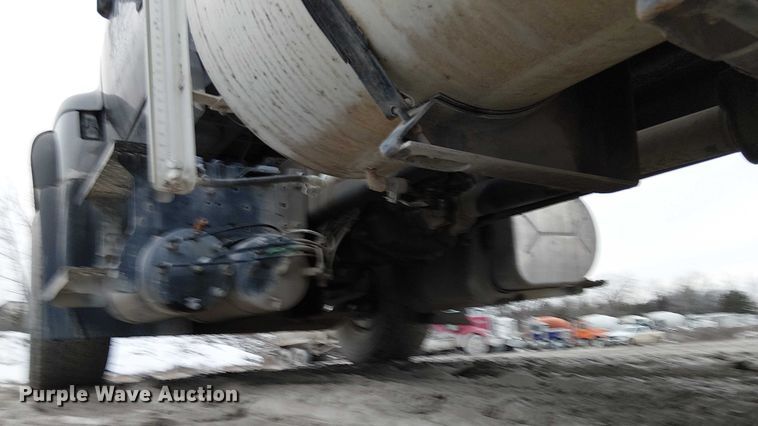 image for item FK0771 2005 International 7700 ready mix truck