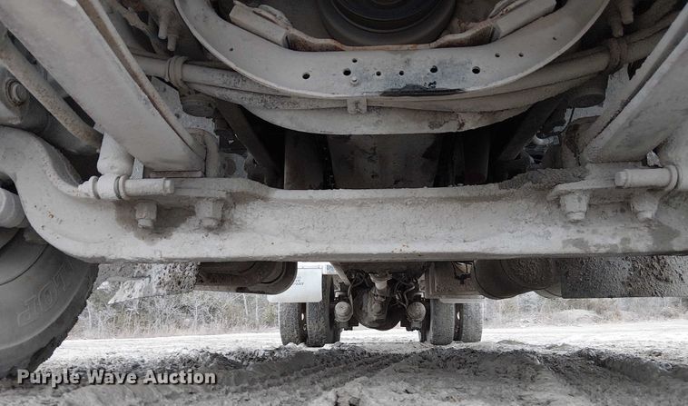 image for item FK0771 2005 International 7700 ready mix truck