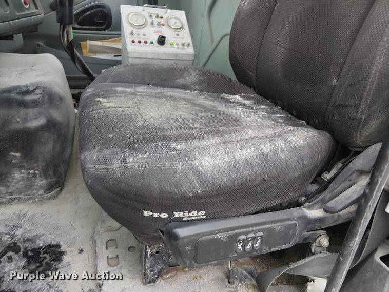 image for item FK0771 2005 International 7700 ready mix truck