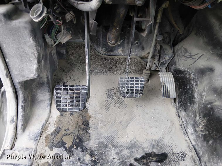 image for item FK0771 2005 International 7700 ready mix truck