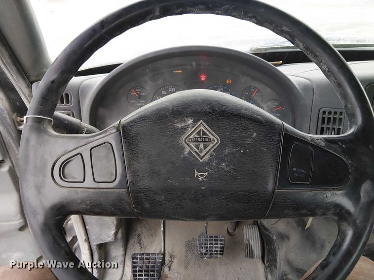 image for item FK0771 2005 International 7700 ready mix truck