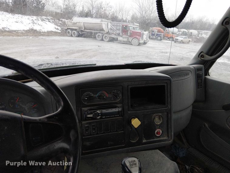 image for item FK0771 2005 International 7700 ready mix truck