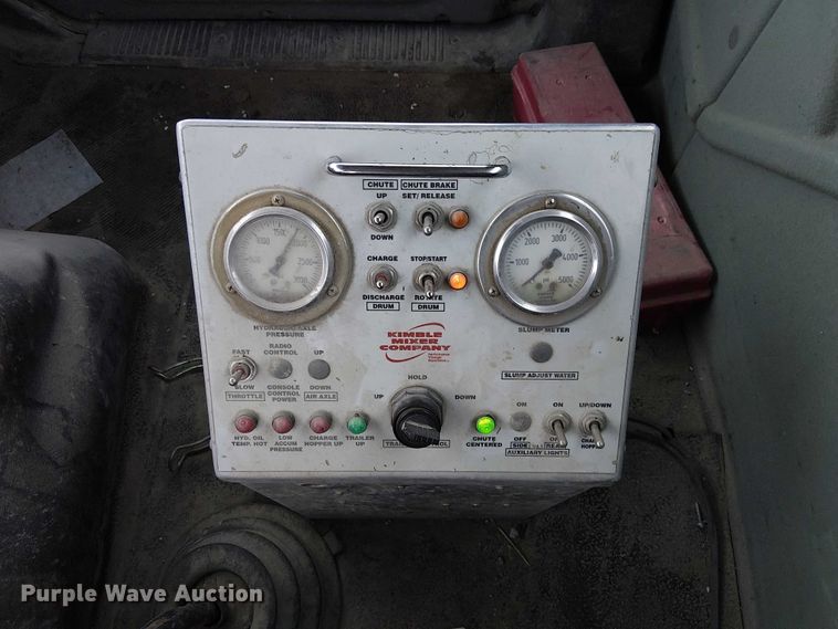 image for item FK0771 2005 International 7700 ready mix truck