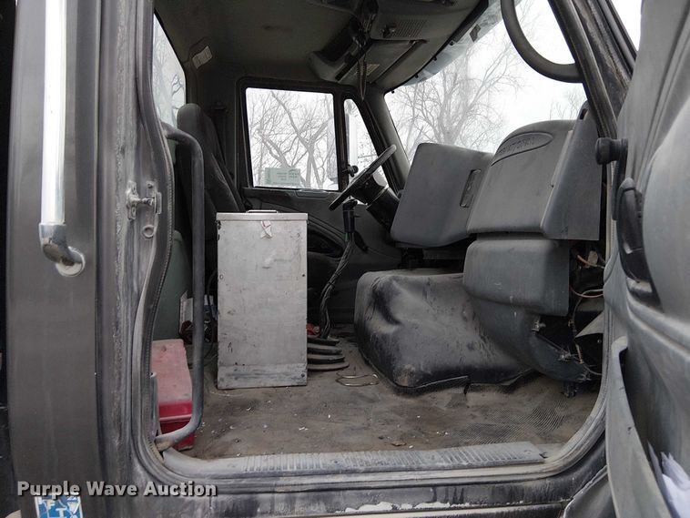 image for item FK0771 2005 International 7700 ready mix truck