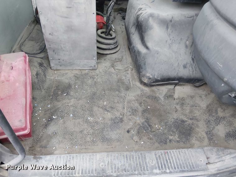 image for item FK0771 2005 International 7700 ready mix truck