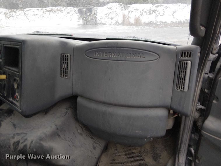 image for item FK0771 2005 International 7700 ready mix truck