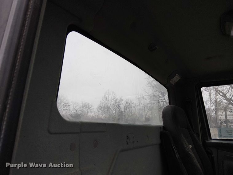 image for item FK0771 2005 International 7700 ready mix truck