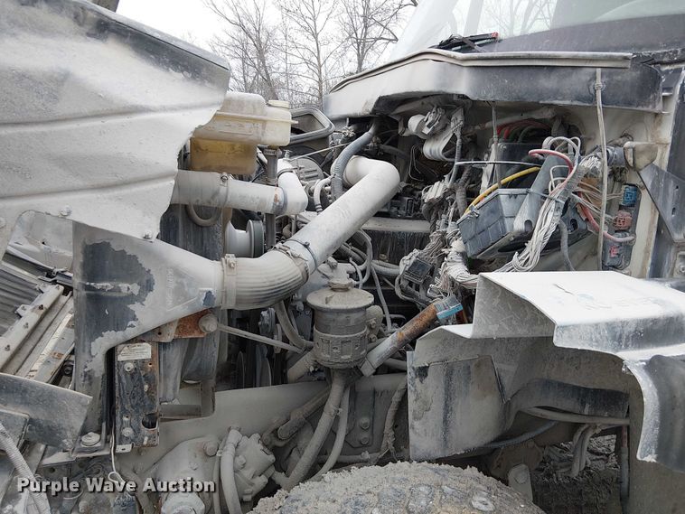 image for item FK0771 2005 International 7700 ready mix truck