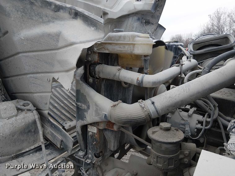 image for item FK0771 2005 International 7700 ready mix truck