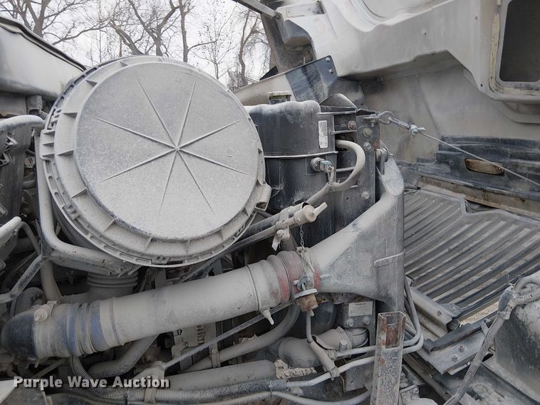 image for item FK0771 2005 International 7700 ready mix truck