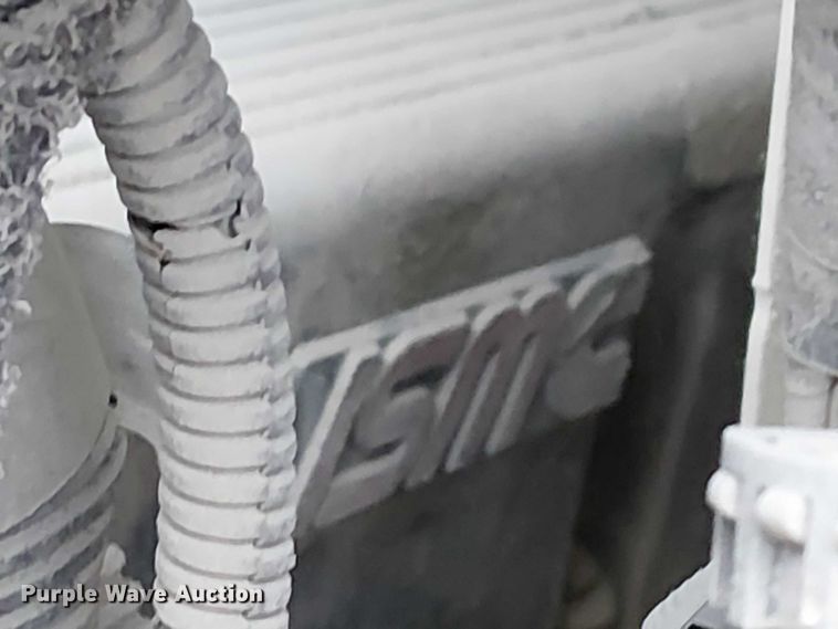 image for item FK0771 2005 International 7700 ready mix truck