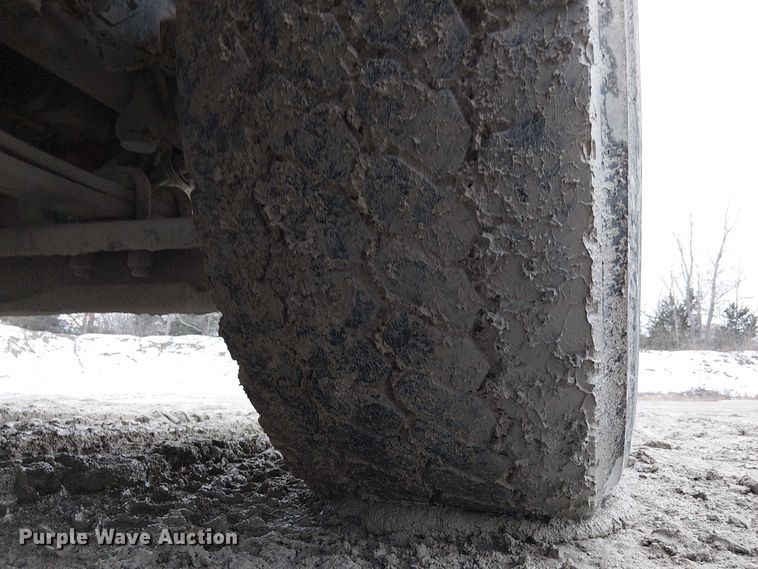 image for item FK0771 2005 International 7700 ready mix truck