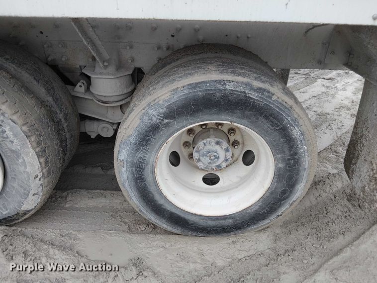 image for item FK0771 2005 International 7700 ready mix truck