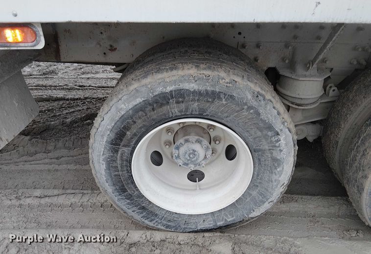 image for item FK0771 2005 International 7700 ready mix truck