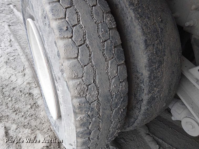 image for item FK0771 2005 International 7700 ready mix truck