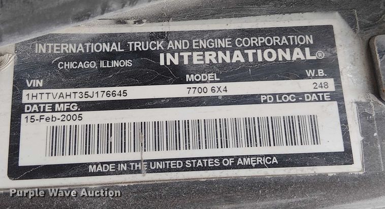 image for item FK0771 2005 International 7700 ready mix truck