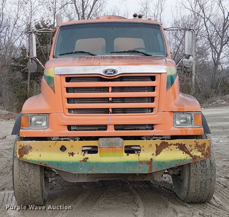 image for item FK0772 1998 Ford LT9511 ready mix truck