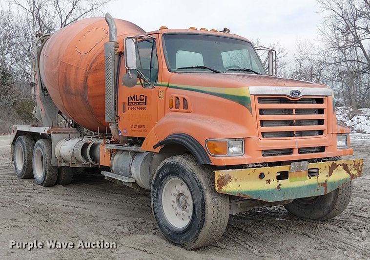 image for item FK0772 1998 Ford LT9511 ready mix truck