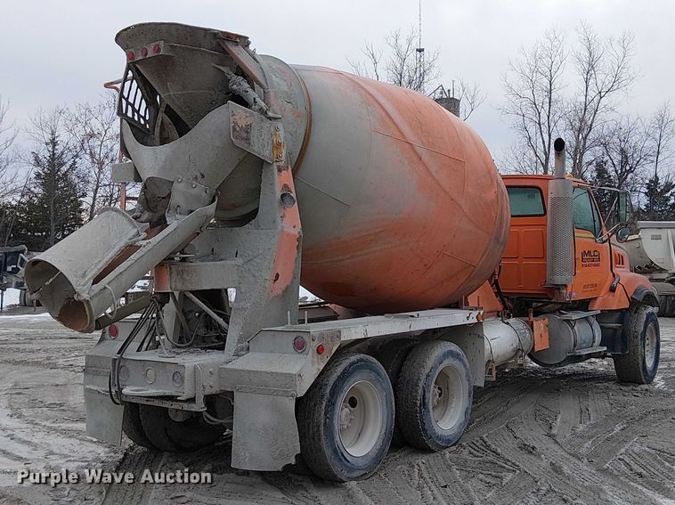 image for item FK0772 1998 Ford LT9511 ready mix truck