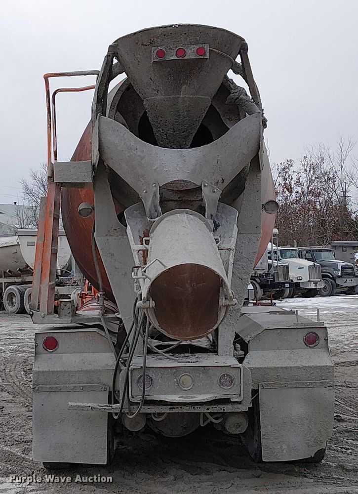 image for item FK0772 1998 Ford LT9511 ready mix truck