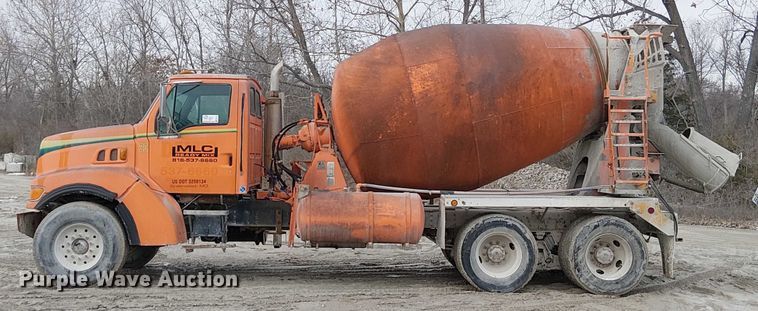 image for item FK0772 1998 Ford LT9511 ready mix truck