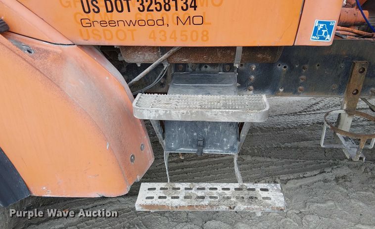 image for item FK0772 1998 Ford LT9511 ready mix truck