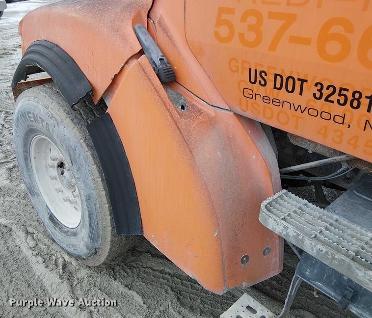 image for item FK0772 1998 Ford LT9511 ready mix truck