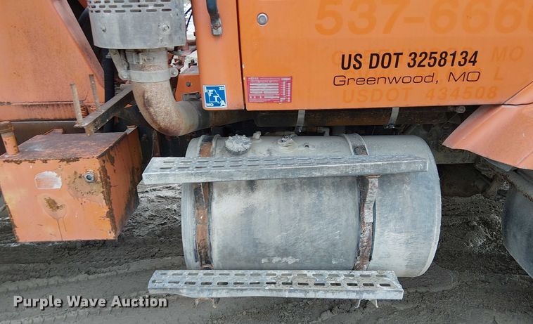 image for item FK0772 1998 Ford LT9511 ready mix truck