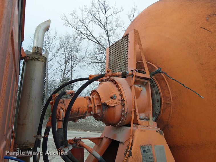 image for item FK0772 1998 Ford LT9511 ready mix truck