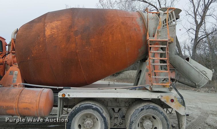 image for item FK0772 1998 Ford LT9511 ready mix truck