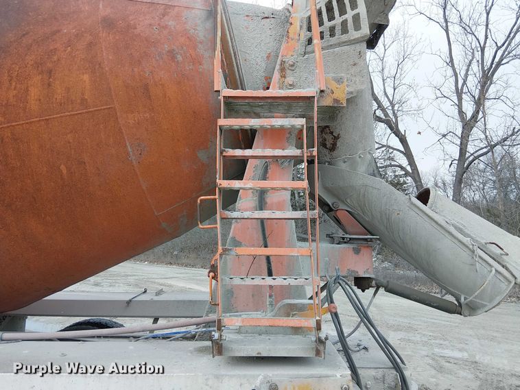 image for item FK0772 1998 Ford LT9511 ready mix truck