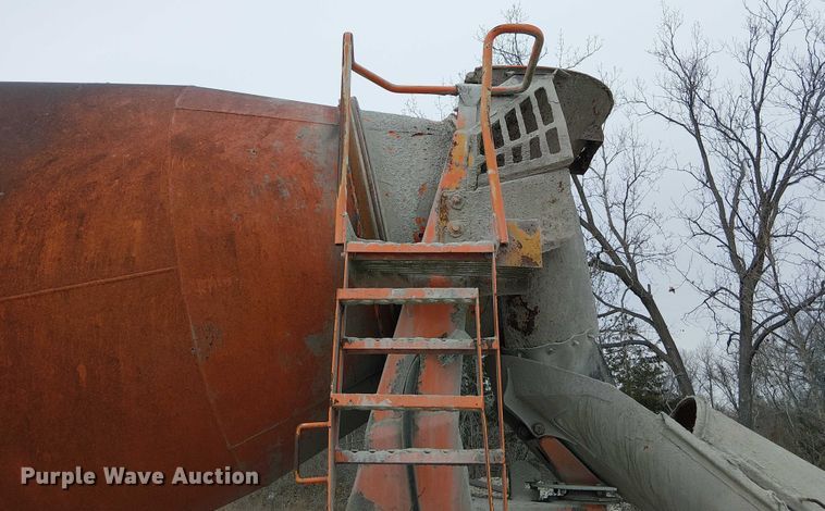 image for item FK0772 1998 Ford LT9511 ready mix truck