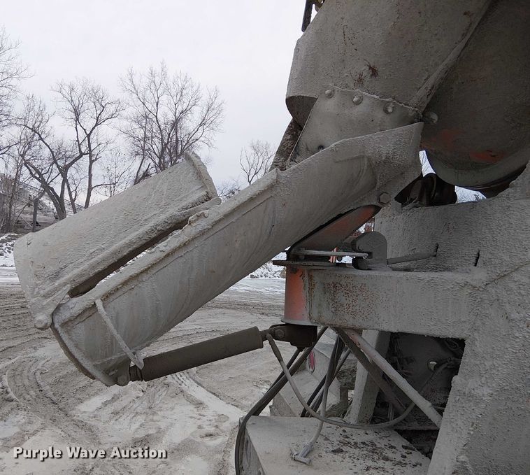 image for item FK0772 1998 Ford LT9511 ready mix truck