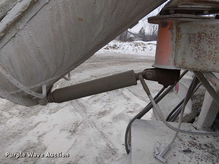 image for item FK0772 1998 Ford LT9511 ready mix truck