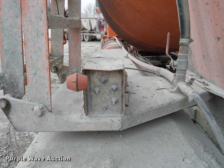 image for item FK0772 1998 Ford LT9511 ready mix truck