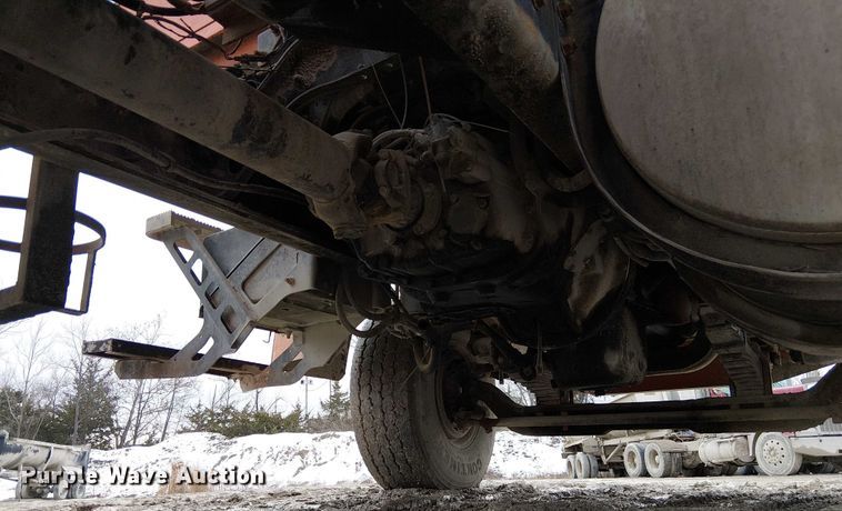 image for item FK0772 1998 Ford LT9511 ready mix truck