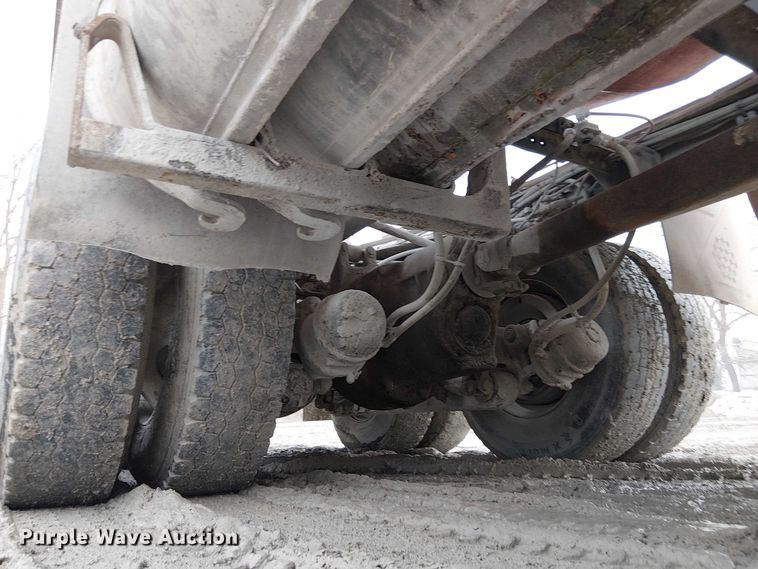 image for item FK0772 1998 Ford LT9511 ready mix truck