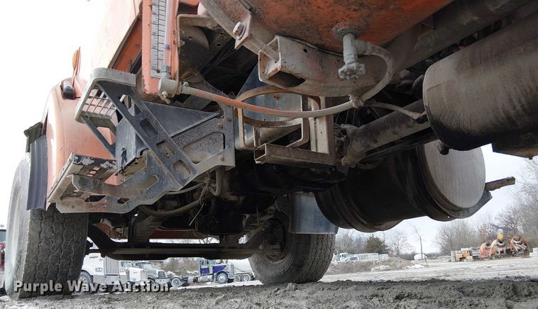 image for item FK0772 1998 Ford LT9511 ready mix truck