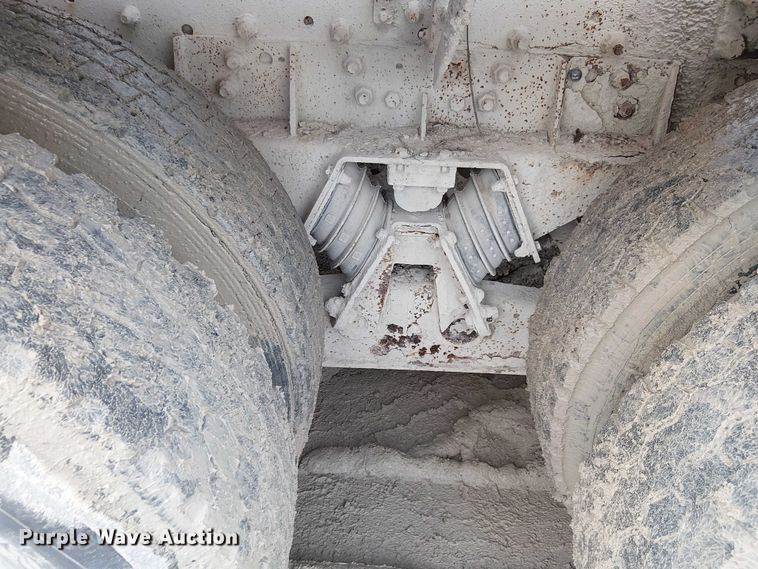 image for item FK0772 1998 Ford LT9511 ready mix truck