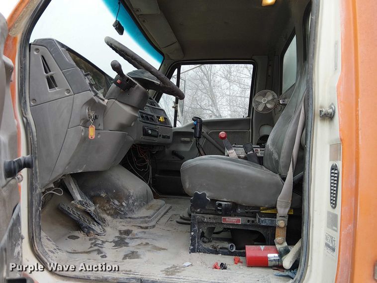 image for item FK0772 1998 Ford LT9511 ready mix truck