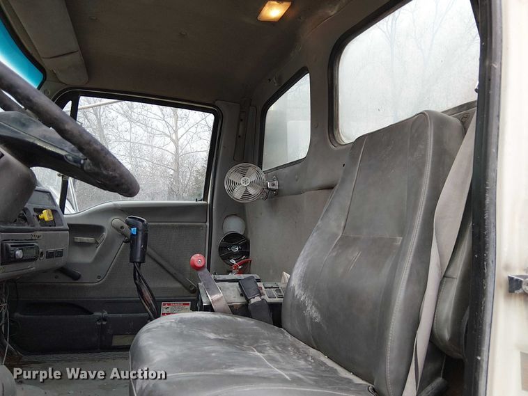 image for item FK0772 1998 Ford LT9511 ready mix truck