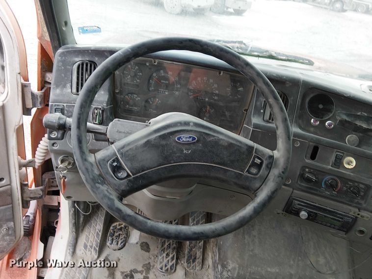 image for item FK0772 1998 Ford LT9511 ready mix truck