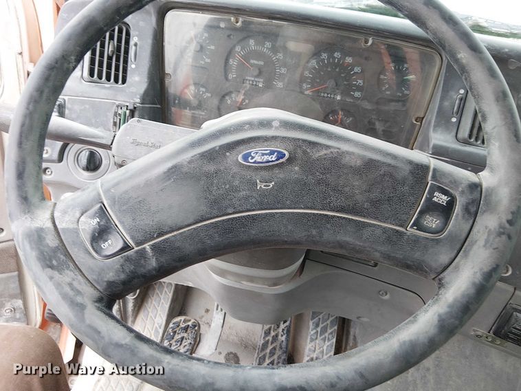 image for item FK0772 1998 Ford LT9511 ready mix truck