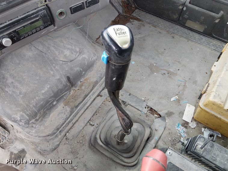 image for item FK0772 1998 Ford LT9511 ready mix truck