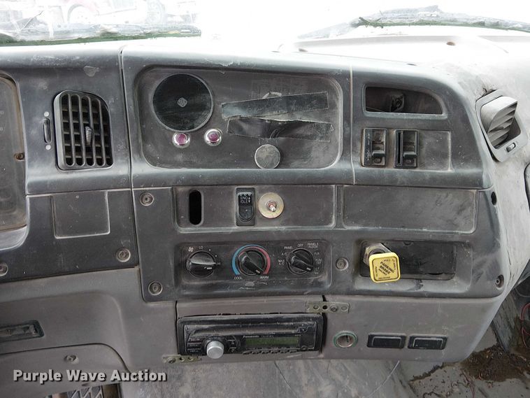 image for item FK0772 1998 Ford LT9511 ready mix truck