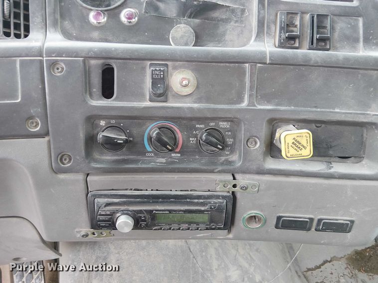 image for item FK0772 1998 Ford LT9511 ready mix truck